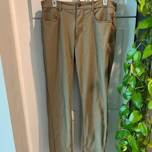 Old Navy 32 x 32 Active Tech Hybrid Slim Tan Casual Pants